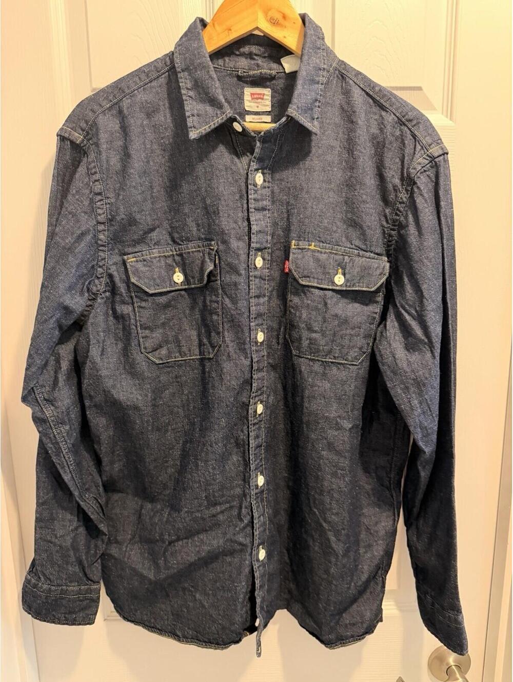 Levi’s Men’s Denim Chambray Button Down Dark/Navy Medium